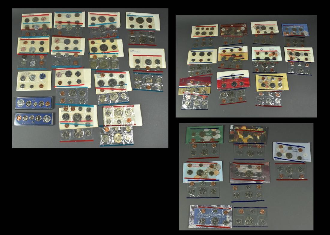 32 US Mint Sets And special mint sets. A full run from (1 of 13)