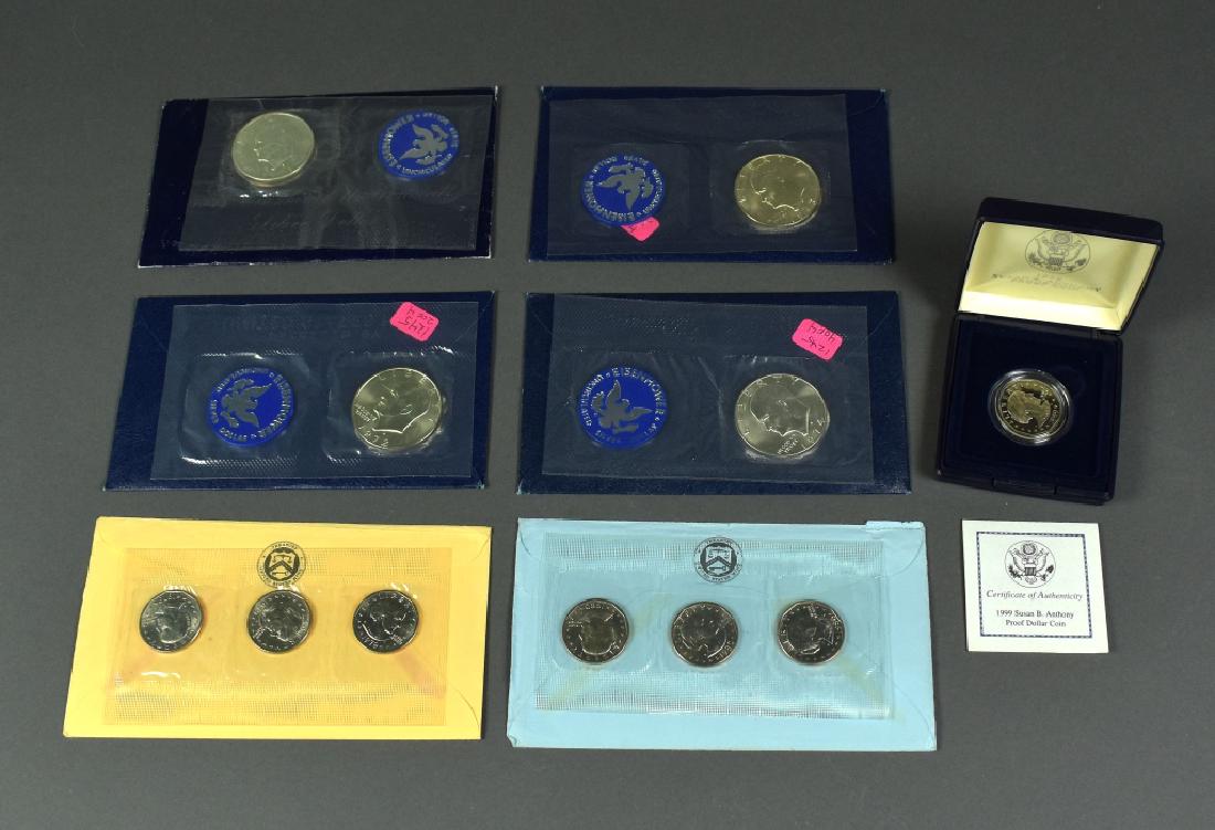 1971-1974S Silver Eisenhower Unc. Dollars In blue (1 of 6)