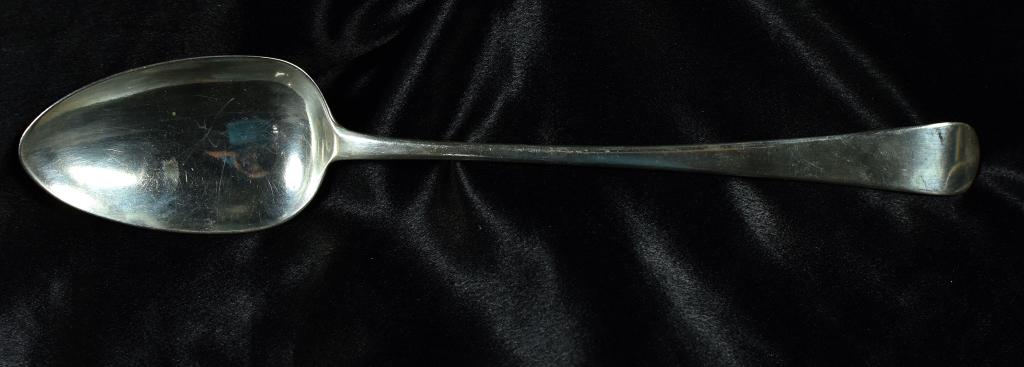 London Silversmiths Silver Serving Spoon (1 of 3)