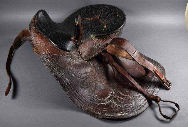 Leather Side Saddle (1 of 10)