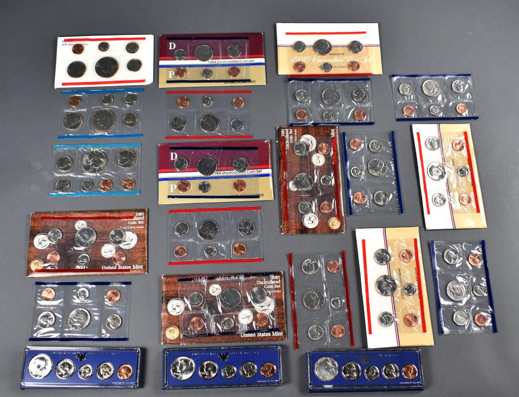 (12)Twelve Mint Sets in Government Issued Env. (1 of 6)