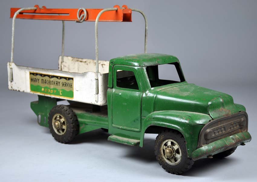 Buddy L Heavy Machinery Service Truck: Buddy L Heavy Machinery Service Truck Has remmants of overhead crane. Moderate wear and rust. Decal shows minor wear. 10"" x 24"" x 6"".