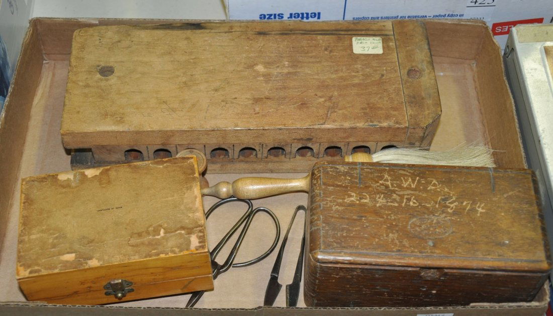 Bx - Wooden Items: Bx - Wooden Items Includes sewing items, cigar mold, early scissors, and a Singer sewing machine accessory box.