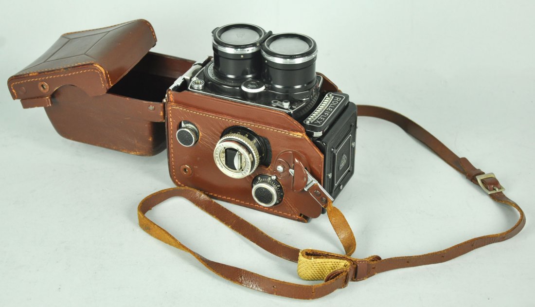 Tele Rolleiflex Zeiss Sonnar Camera: S2303435. Includes Nr2691651 lens and leather case. Missing light meter.