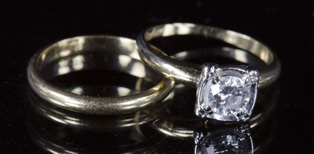 Keepsake 14K Wedding Set (1 of 3)