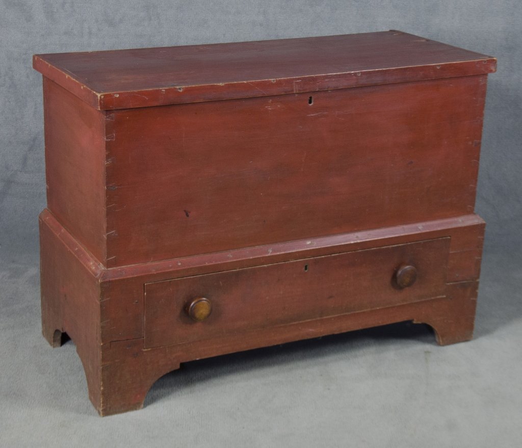 Stained Yellow Pine Blanket Chest (1 of 3)