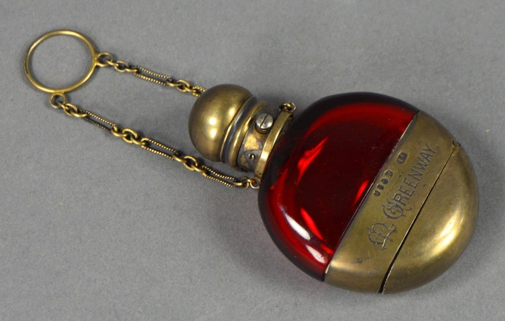 Chatelaine Cranberry Vinaigrette Perfume Bottle (1 of 2)