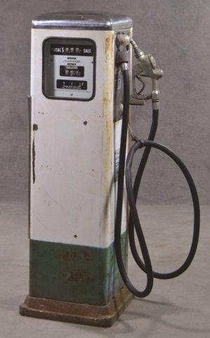Bennet 748 Chrome Top Gas Pump (1 of 6)