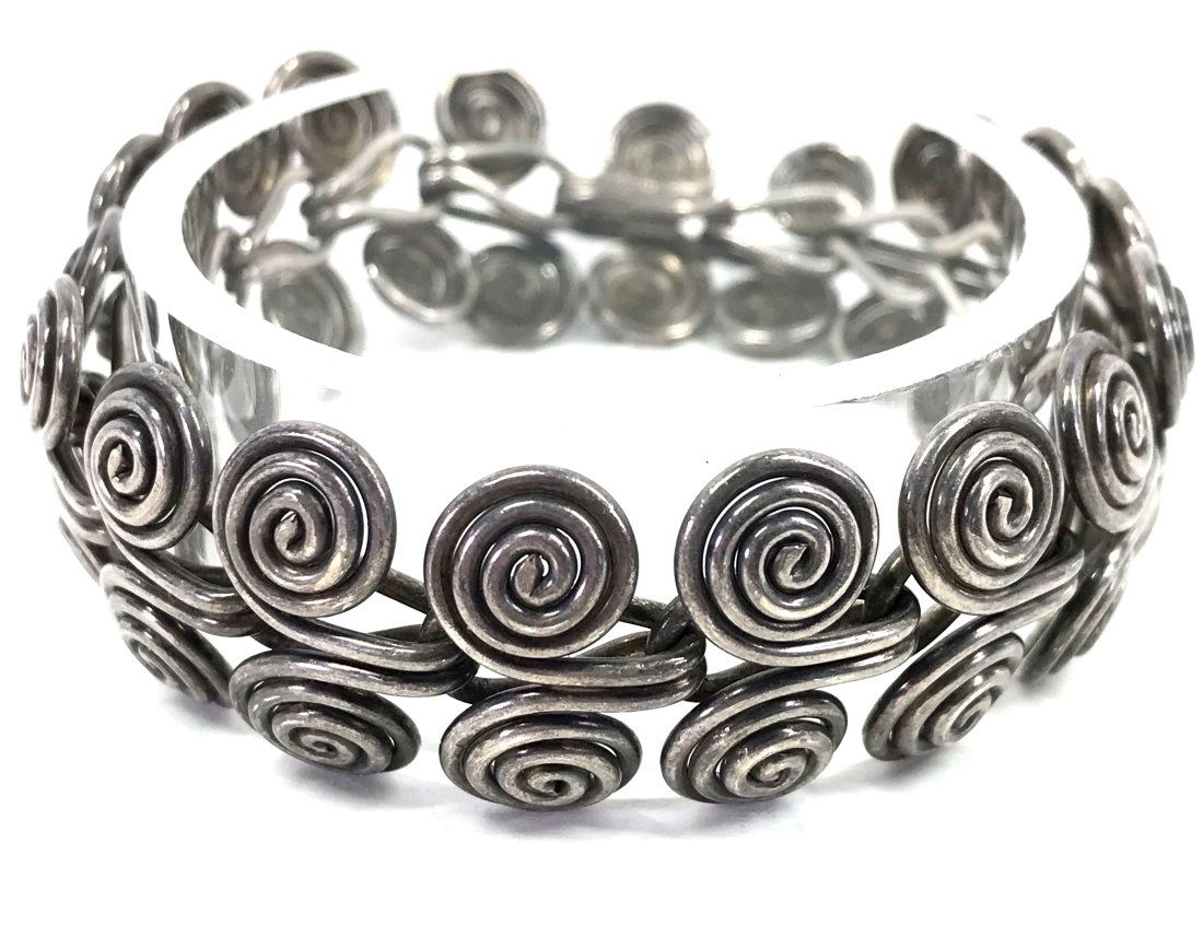 Vintage Ethnic Coiled Spiral Sterling Silver Bracelet. (1 of 13)
