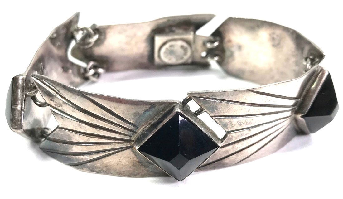 Pre Eagle Mexico Modernist Onyx Sterling Bracelet (1 of 18)
