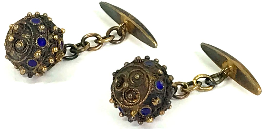 Vintage Turkish Ottoman Style Enamel Filigree Cufflinks: Vintage Turkish Ottoman Style Blue Enamel Filigree Gilt Silver Cufflinks Unmarked. For measures please refer to the pictures taken with a measure tape. Weight: 6 Grams. This is a NO RESERVE AUCTION: t