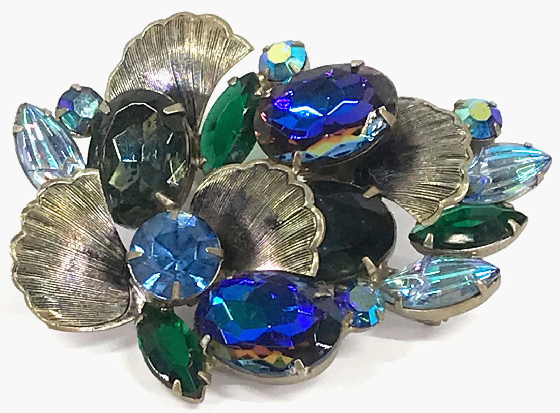 Vintage Juliana bluish AB crystals flowers & leaves brooch. (1 of 11)