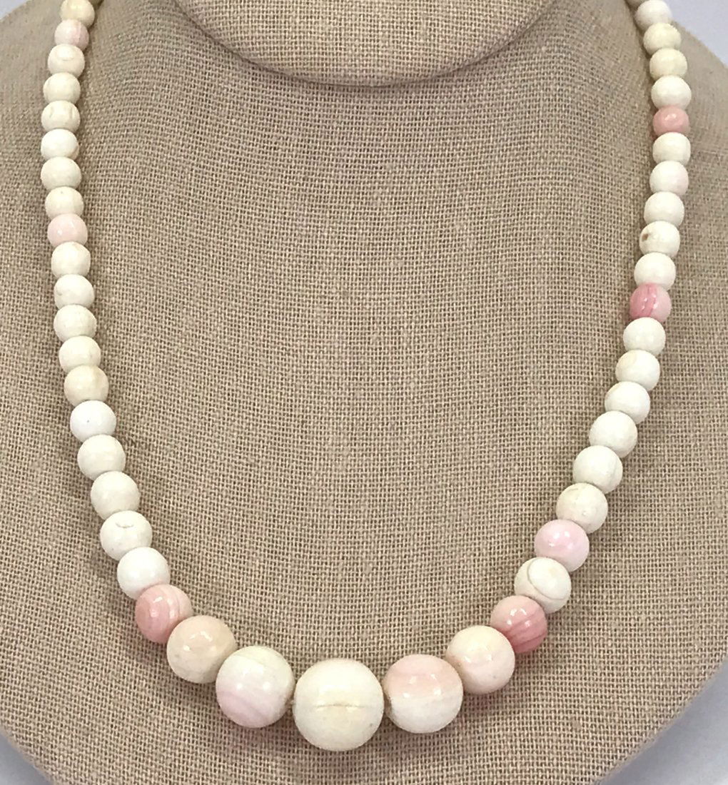 Antique angel skin coral graduated bead collar necklace. (1 of 11)
