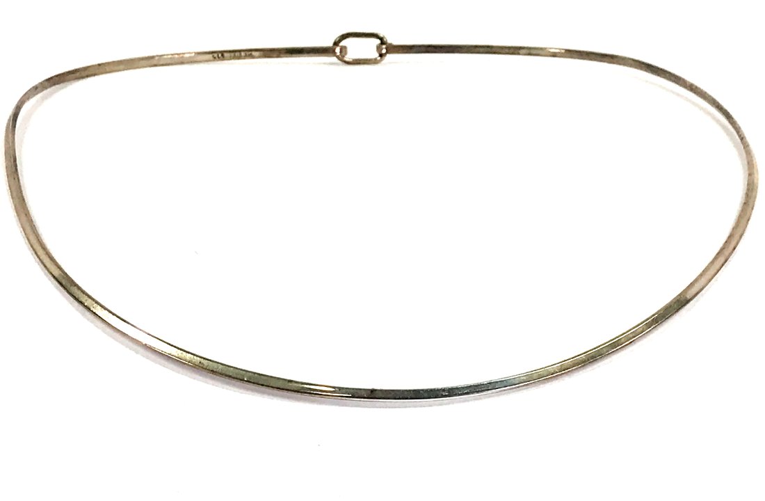 Vintage Modernist Sterling Silver Choker Necklace: Vintage Modernist Sterling Silver Choker Necklace. Marked Mexico 925. For measures please refer to the picture taken with a measure tape. Weight: 13.20 Grams. This is a NO RESERVE AUCTION: there are n