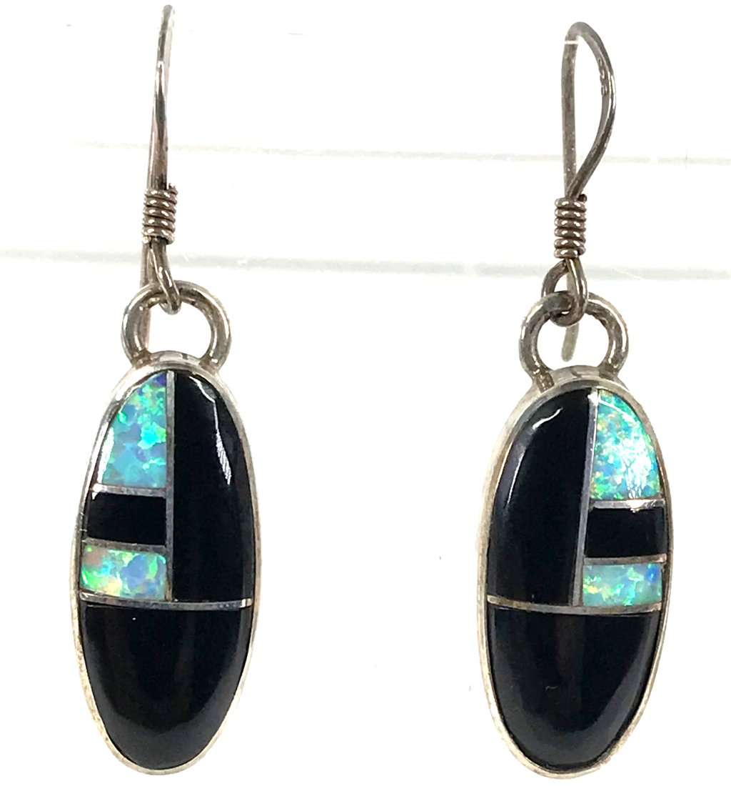 Vintage D Martinez Inlaid Opal & Onyx Sterling Earrings: Vintage D Martinez Inlaid Opal & Black Onyx Sterling Silver Hook Earrings. Signed and Marked Sterling. For measures please refer to the picture taken with a measure tape. Weight : 4.33 Grams. This is 