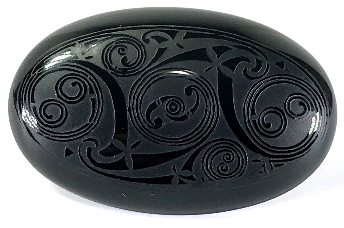 Vintage carved basalt stone oval Celtic design pin Brooch. (1 of 7)