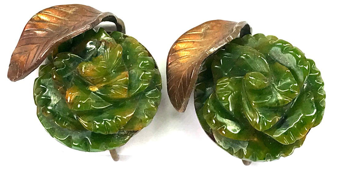 Vintage  green spinach bakelite  flower copper leaf earrings (1 of 7)