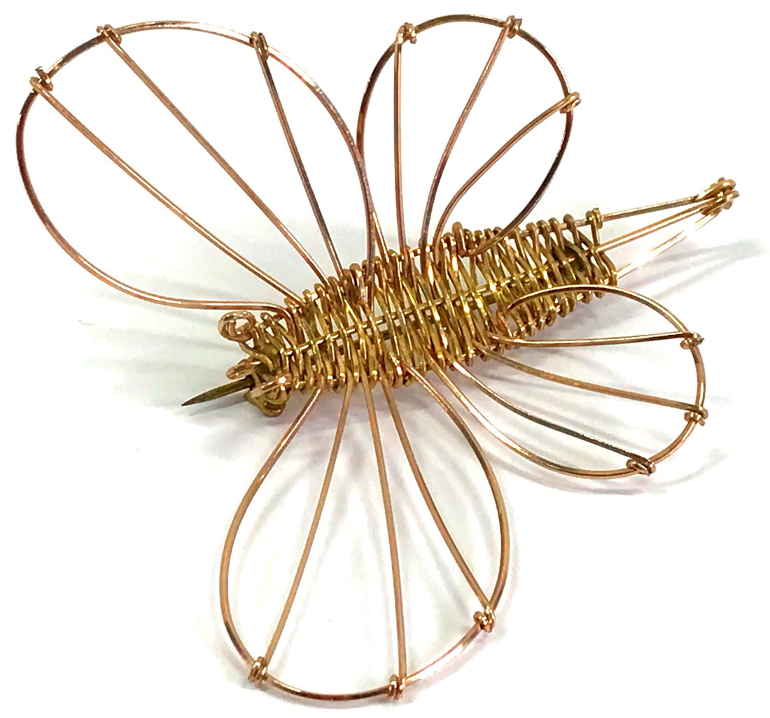 Vintage Woven Gold Filled Wire Butterfly Brooch: Vintage Woven Gold Filled Wire Butterfly Pin Brooch. Unmarked. For measures please refer to the picture taken with a measuring tape. Weight: 4 Grams. This is a NO RESERVE AUCTION: there are no hidden 