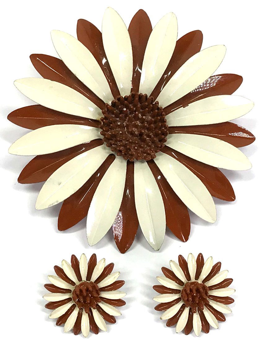 Vintage  creamy & brown enamel daisy flower metal pin brooch & earrings set (1 of 9)