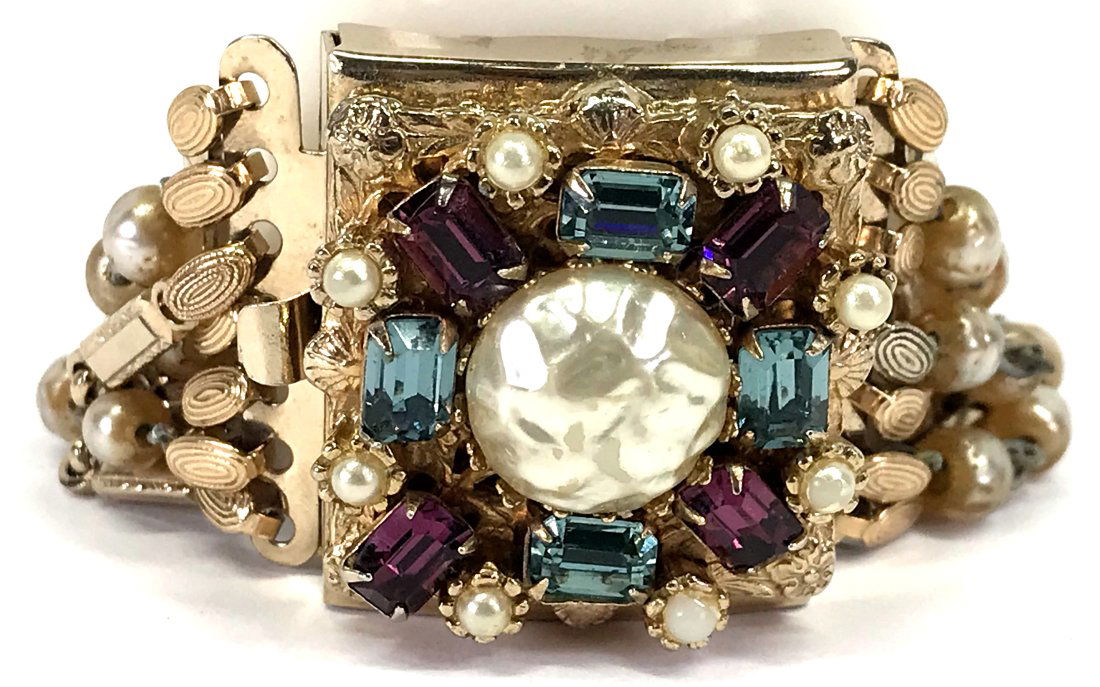 Vintage pearly beads & crystals goldtone big clasp multi chain bracelet. (1 of 12)