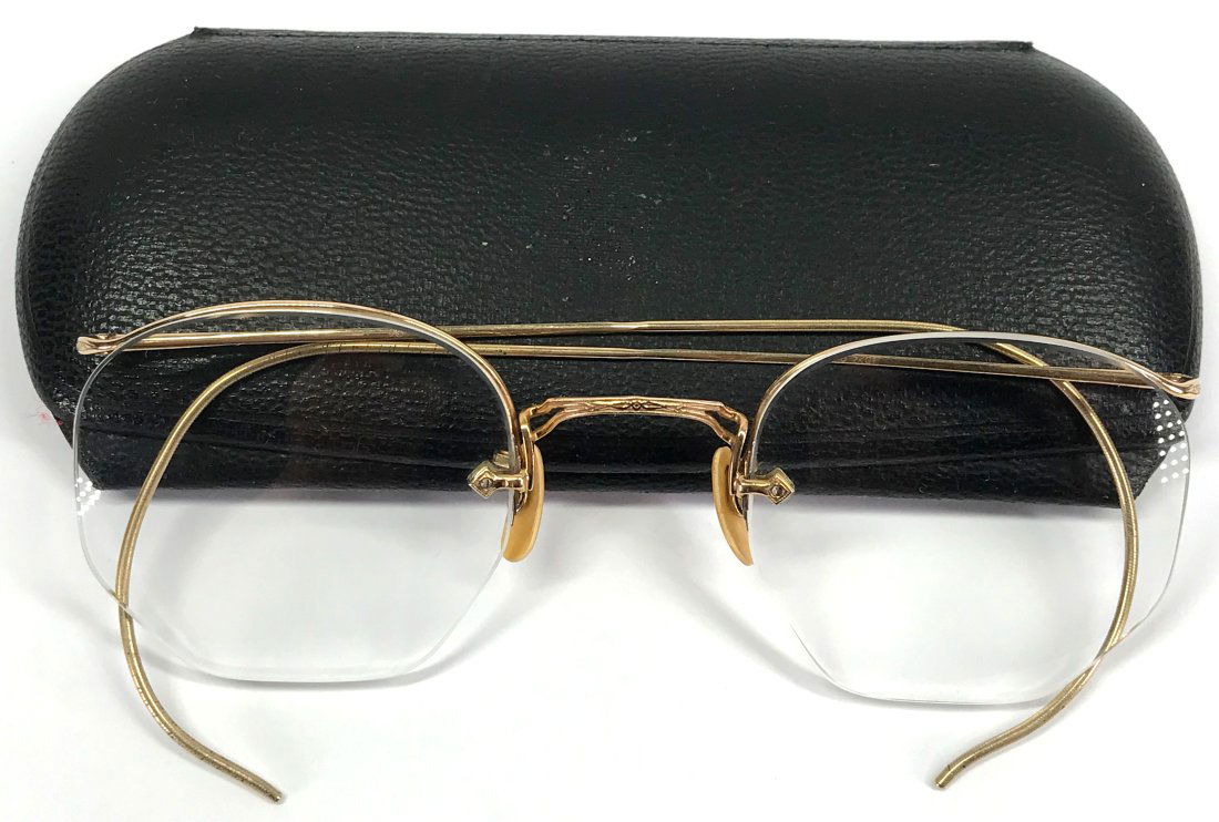 Antique American Optics 12K gold filled eyeglasses with case (1 of 18)