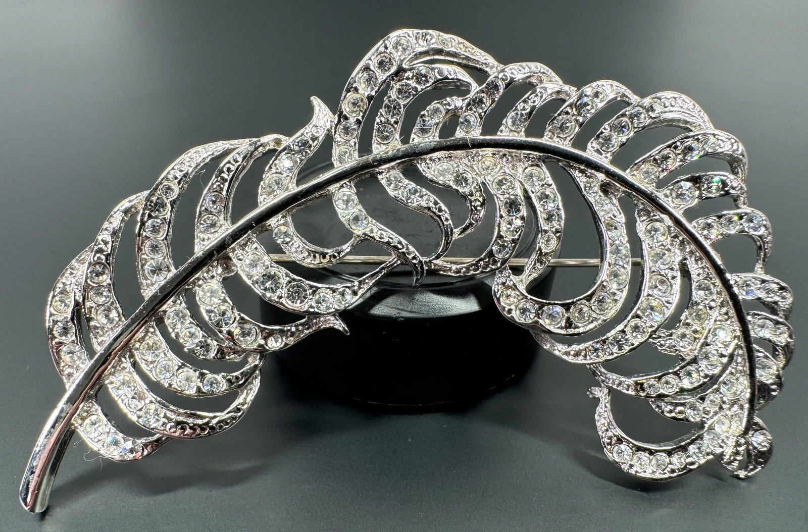 Vintage Kenneth Jay Lane KJL clear rhinestones silvertone feather brooch (1 of 7)