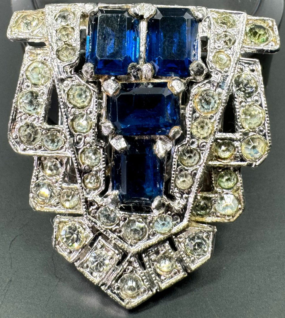 1930s KTF Trifari Alfred Philippe blue crystals, clear rhinestones silvertoned clip brooch. (1 of 10)