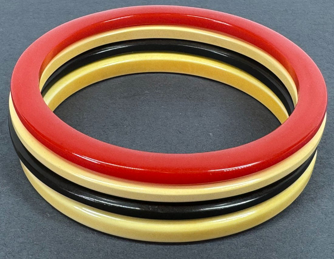 Vintage butterscotch bakelite and red & brown galalith bracelet bangles. (1 of 6)