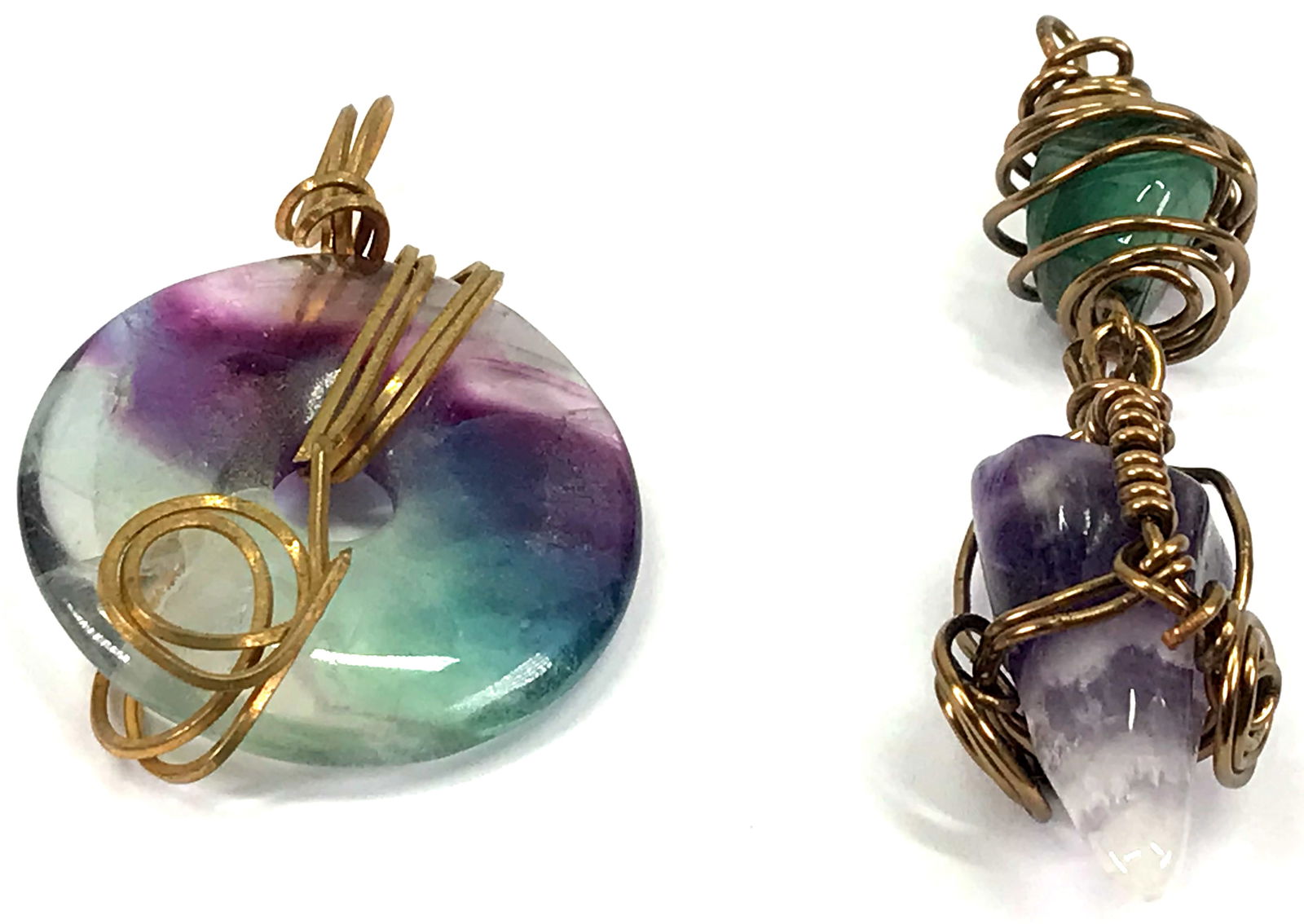 Vintage artsy brutalist goldtoned wired fluorite stone pendants. (1 of 5)