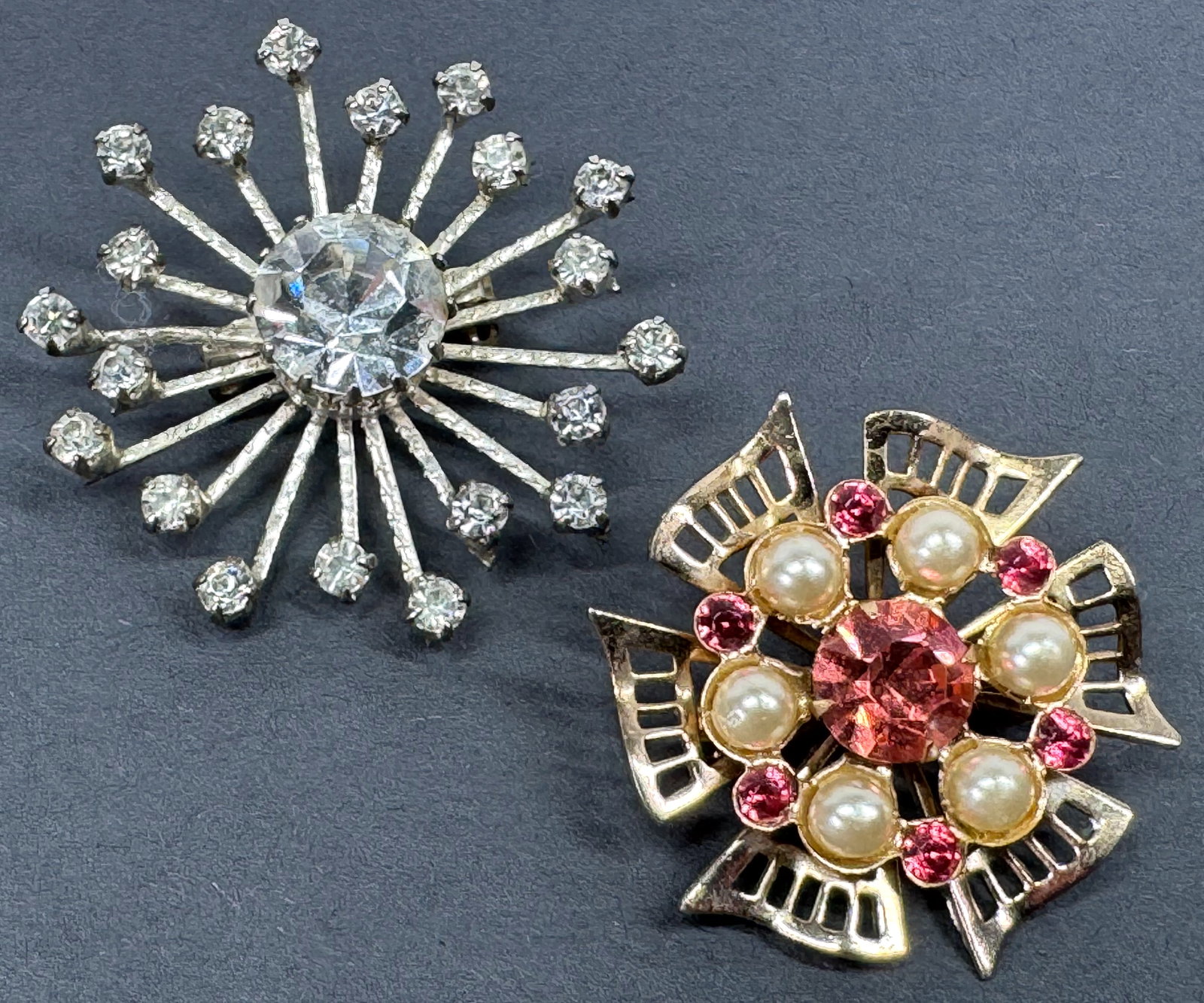 Vintage assorted rhinestones & with faux pearls flowers pin brooches. (1 of 7)