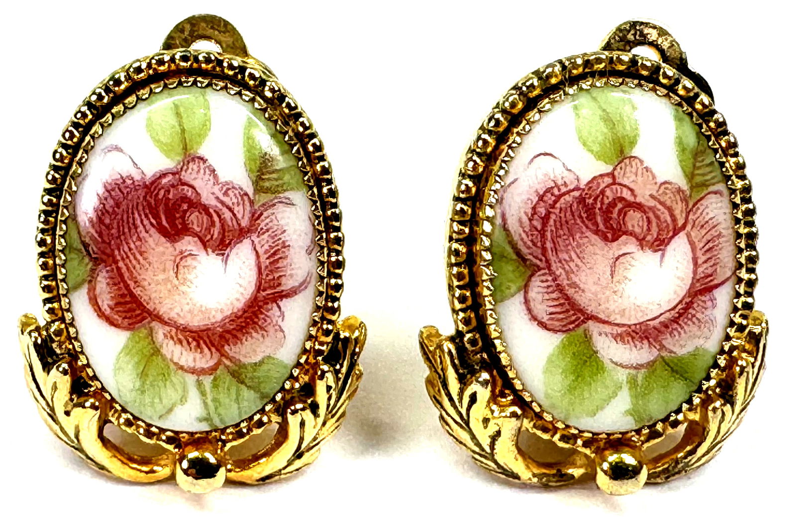 Vintage Whiting and Davis porcelain flower goldtone metal clip earrings (1 of 6)