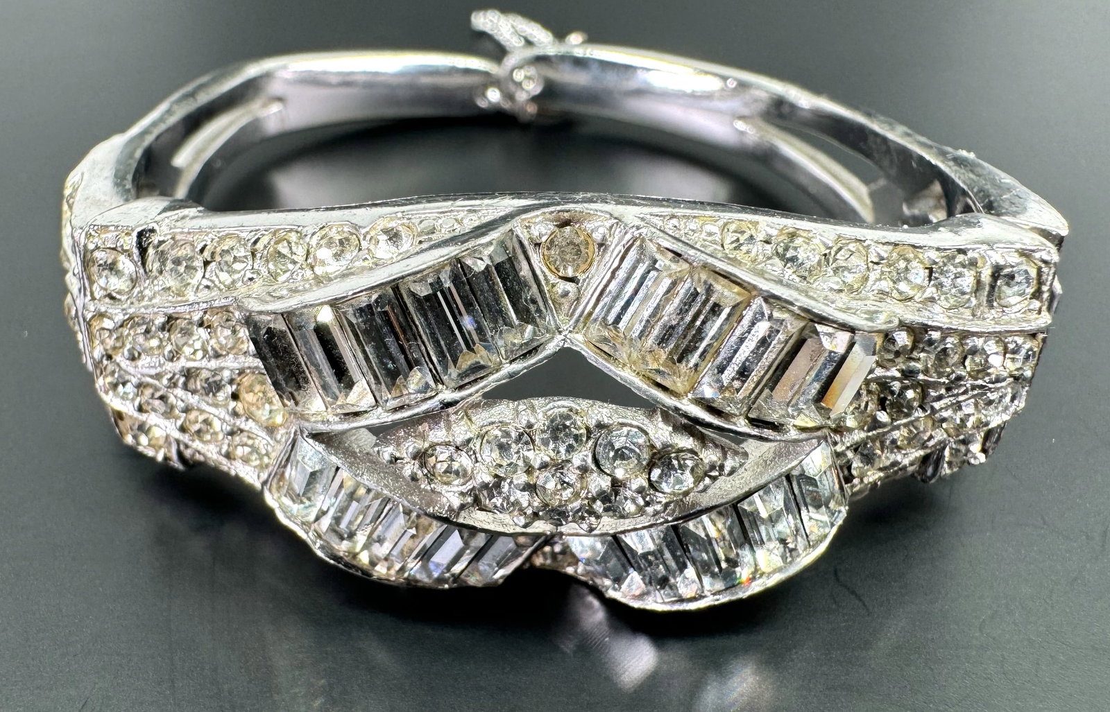 Vintage Ledo clear crystals silvertone expandable double hinged cuff bracelet (1 of 8)