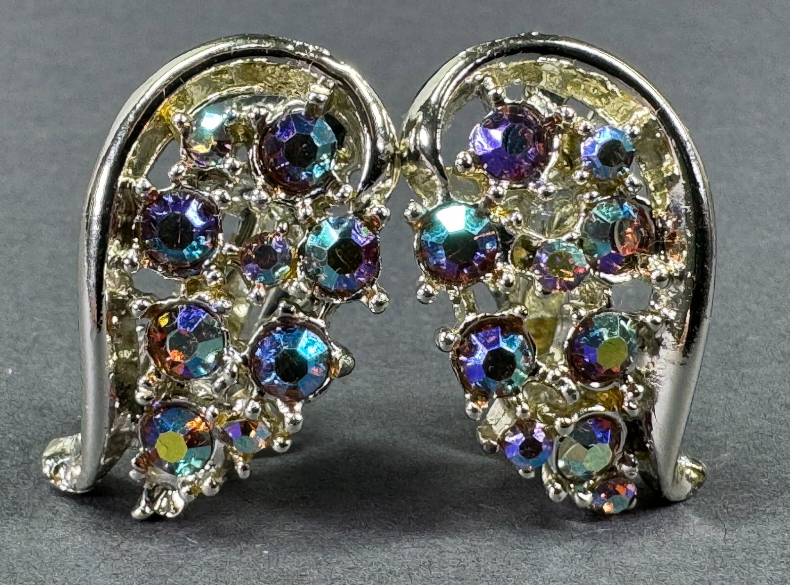Vintage Star Jewelers AB crystals silvertone metal clip earrings. (1 of 7)