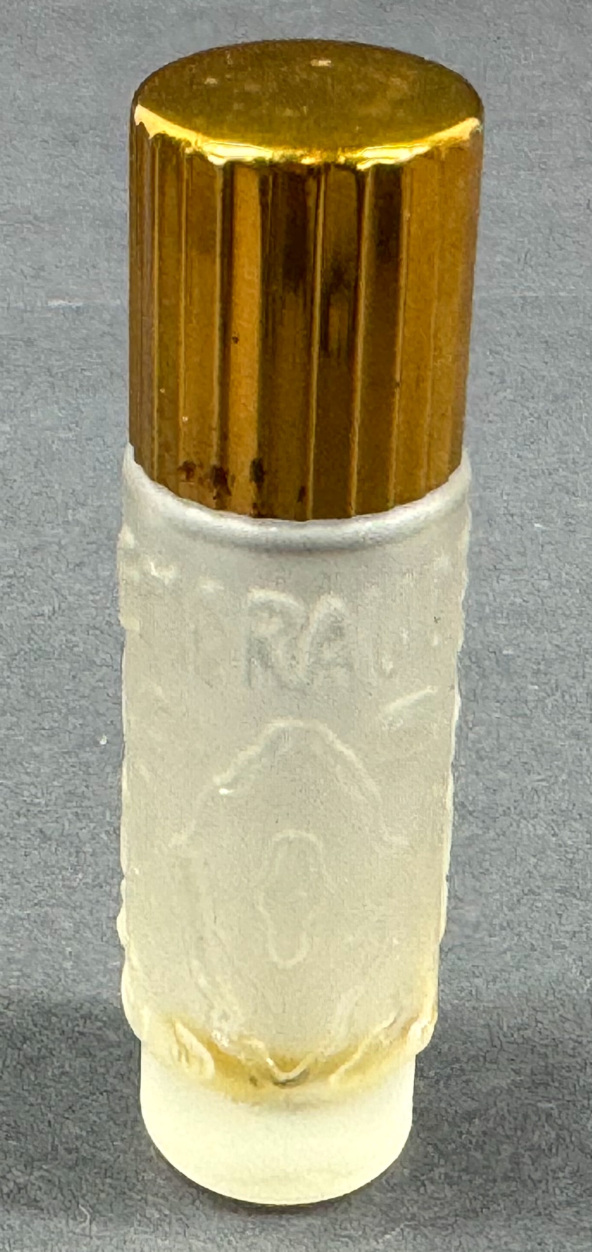 Vintage Emeraude Coty molded frozen glass empty miniature perfume bottle. (1 of 10)