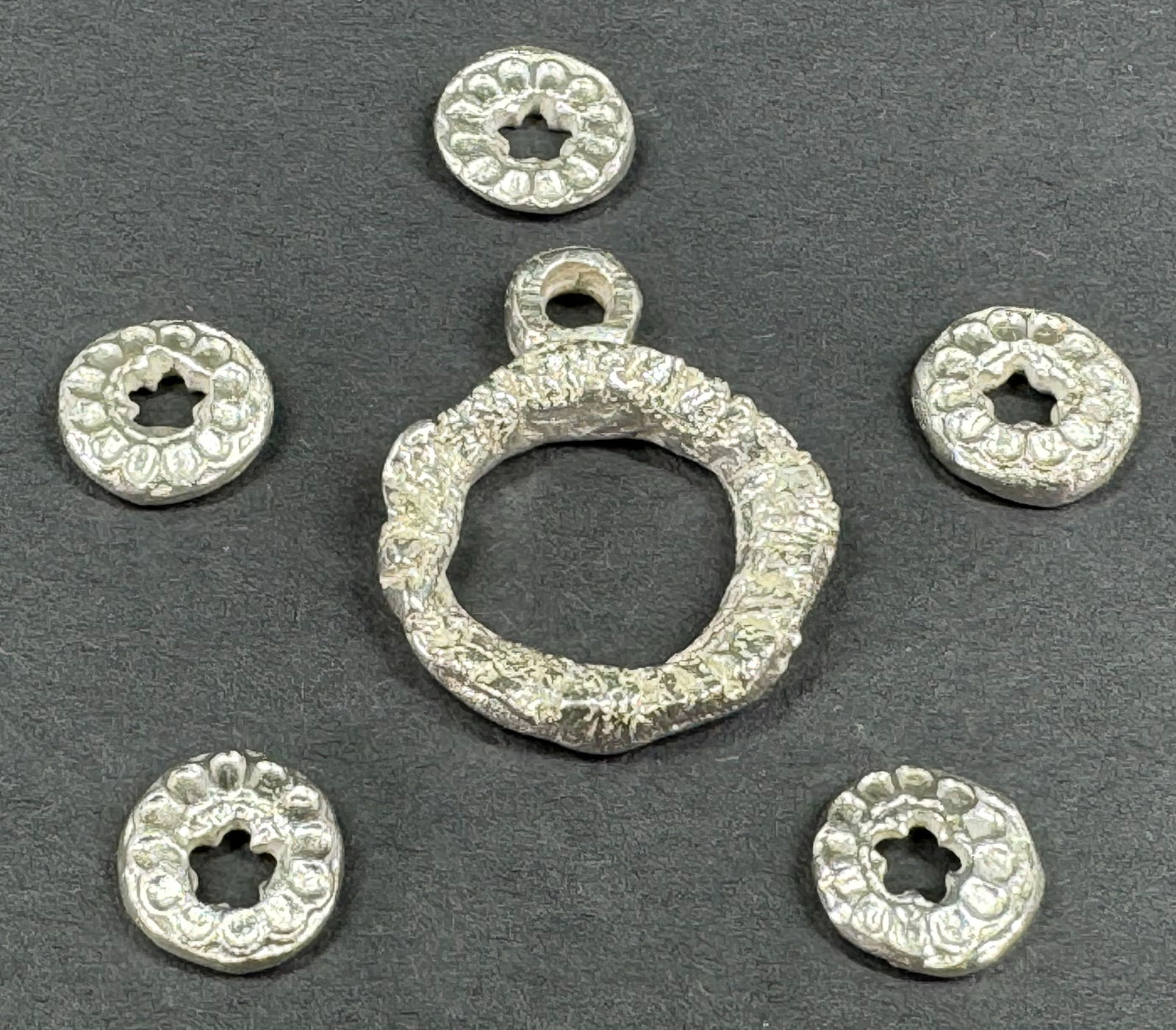 Vintage brutalist artisan crafted folded silvertone metal pendant and 5 sliding beads. (1 of 7)