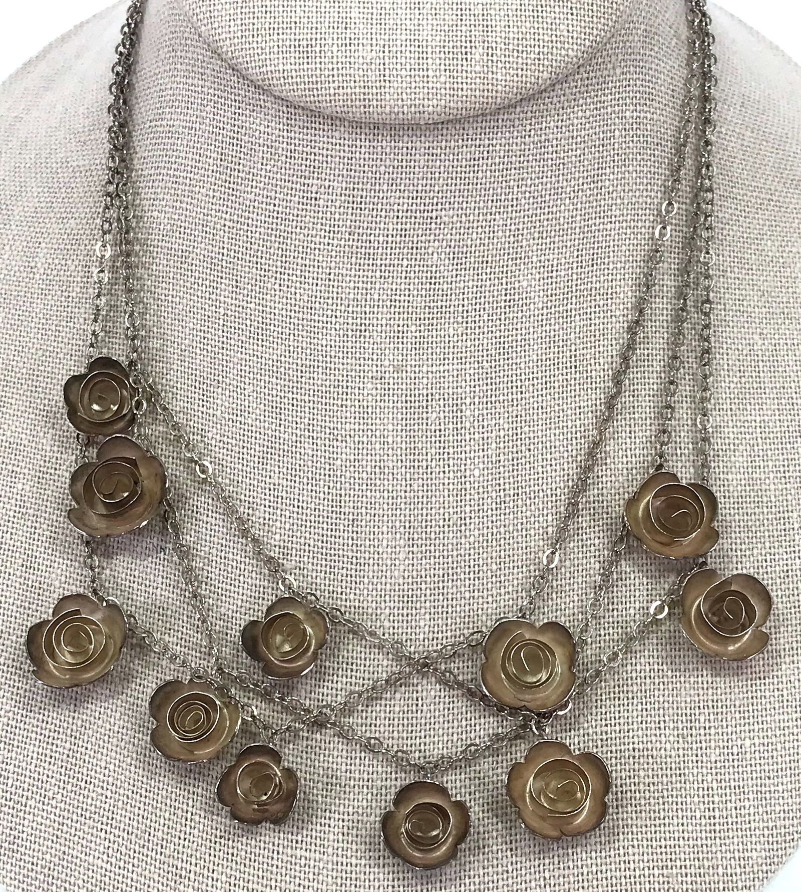 Vintage Artsy Sterling Silver Flowers Dangles Chained Collar Necklace.: Vintage Artsy Sterling Silver Assorted Sizes Flowers Dangles Chained 3 Strands Collar Necklace. Unmarked For measures please refer to the picture taken with a measure tape. Weight: 15.58 Grams. This i