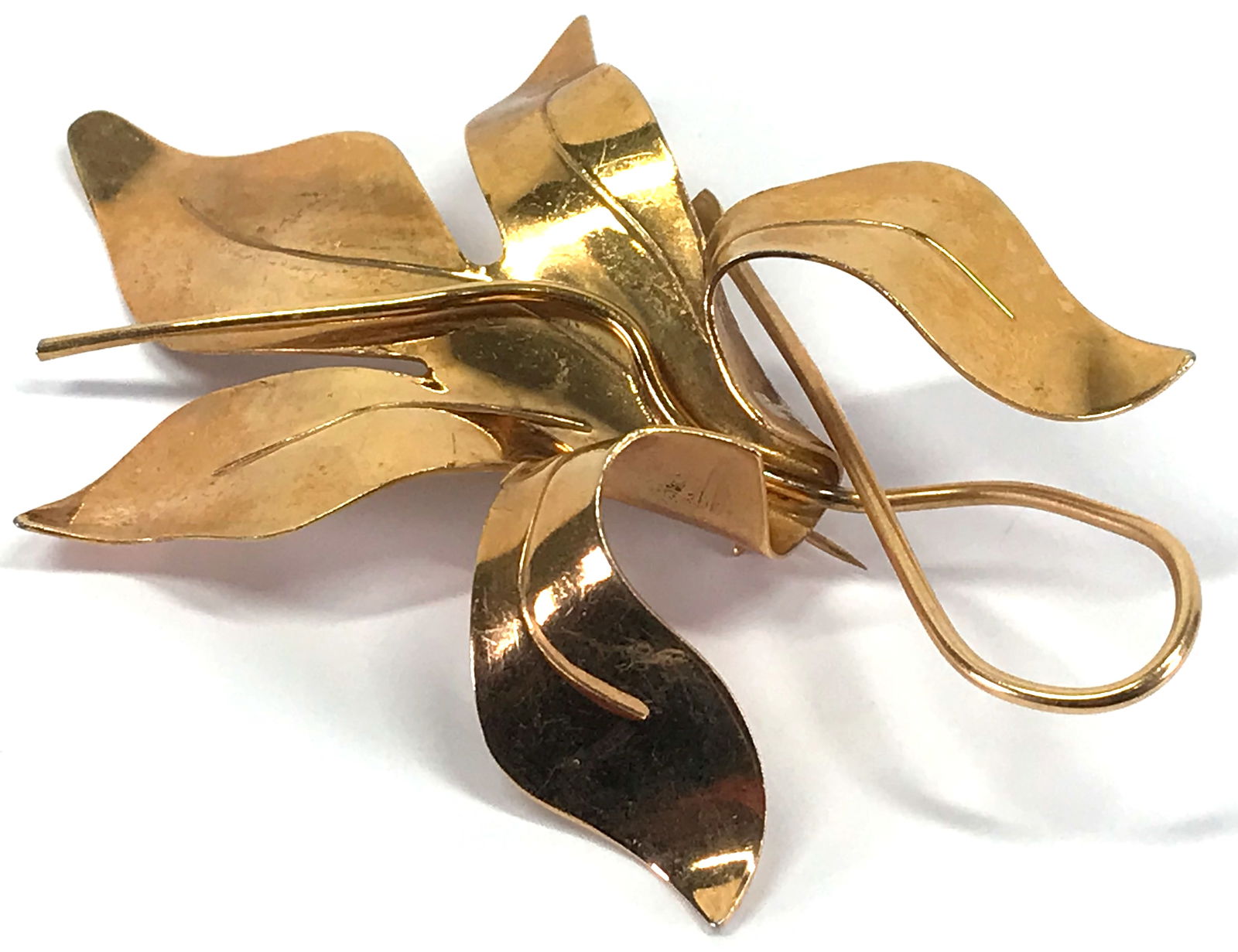 Vintage goldtone metal stylized flower pin brooch. (1 of 7)