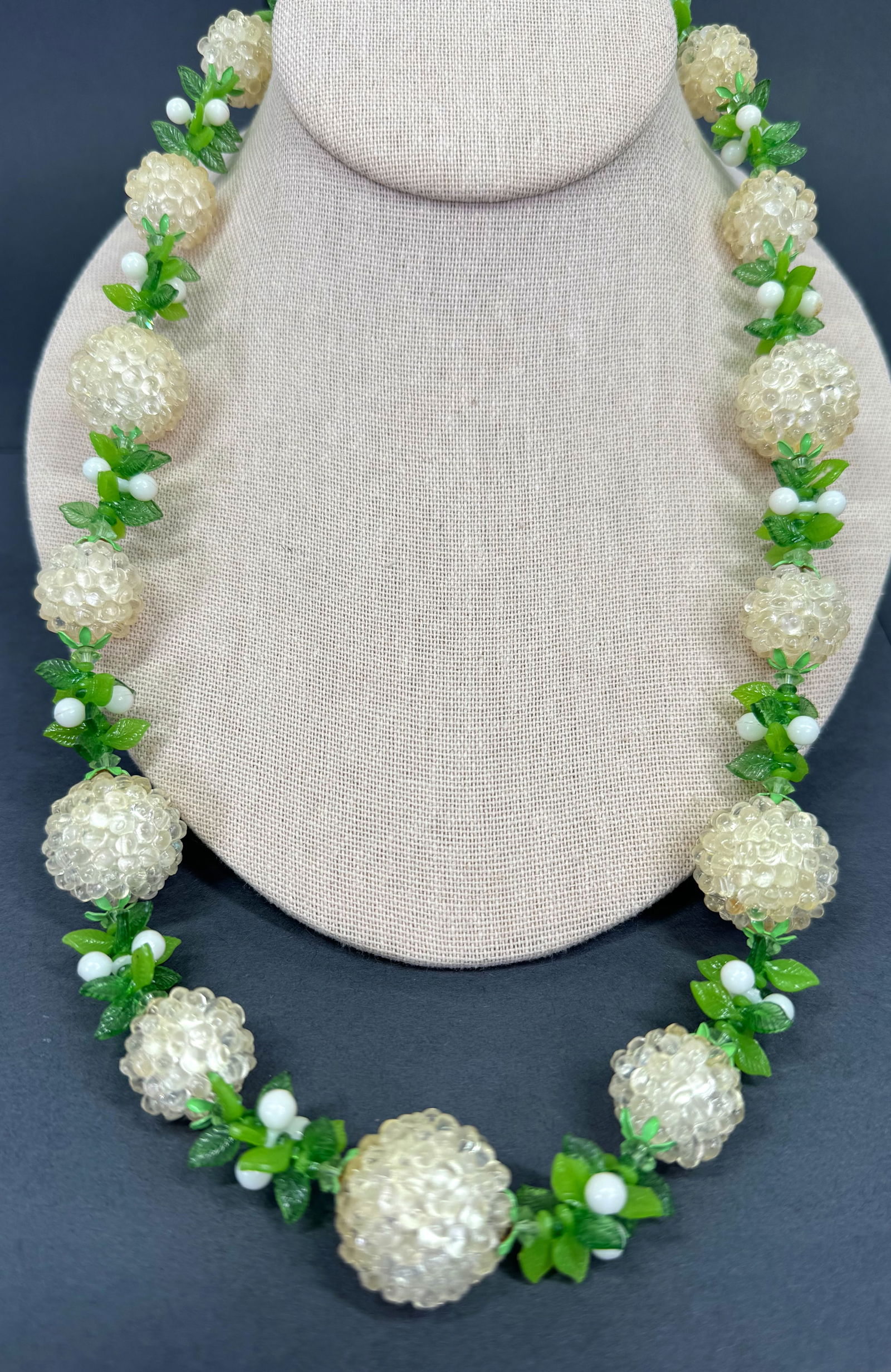 Vintage Carmen Miranda fruit salad plastic necklace. (1 of 8)