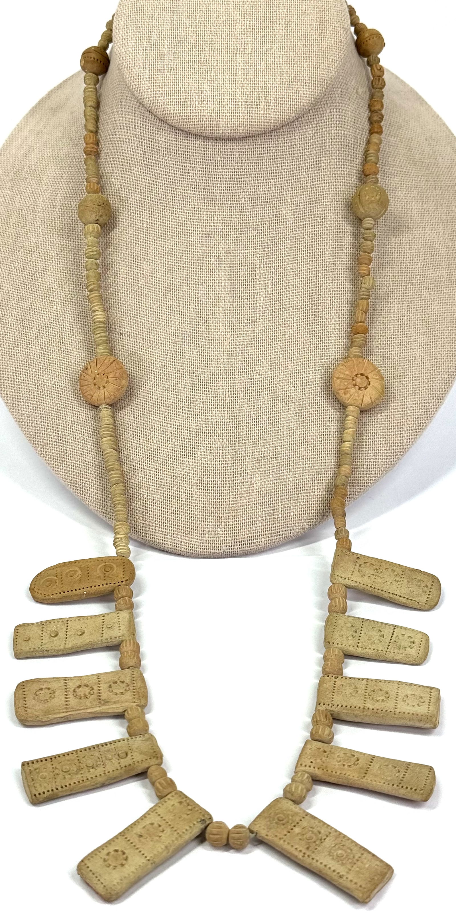 Vintage Oaxacan Mexico ethnic double sided decor clay beads necklace.: Vintage Oaxacan Mexico ethnic double sided decor clay beads necklace. Originally with no clasp. Unmarked. For measures please refer to the pictures taken with a measuring tape. Weight: 35 Grams. This