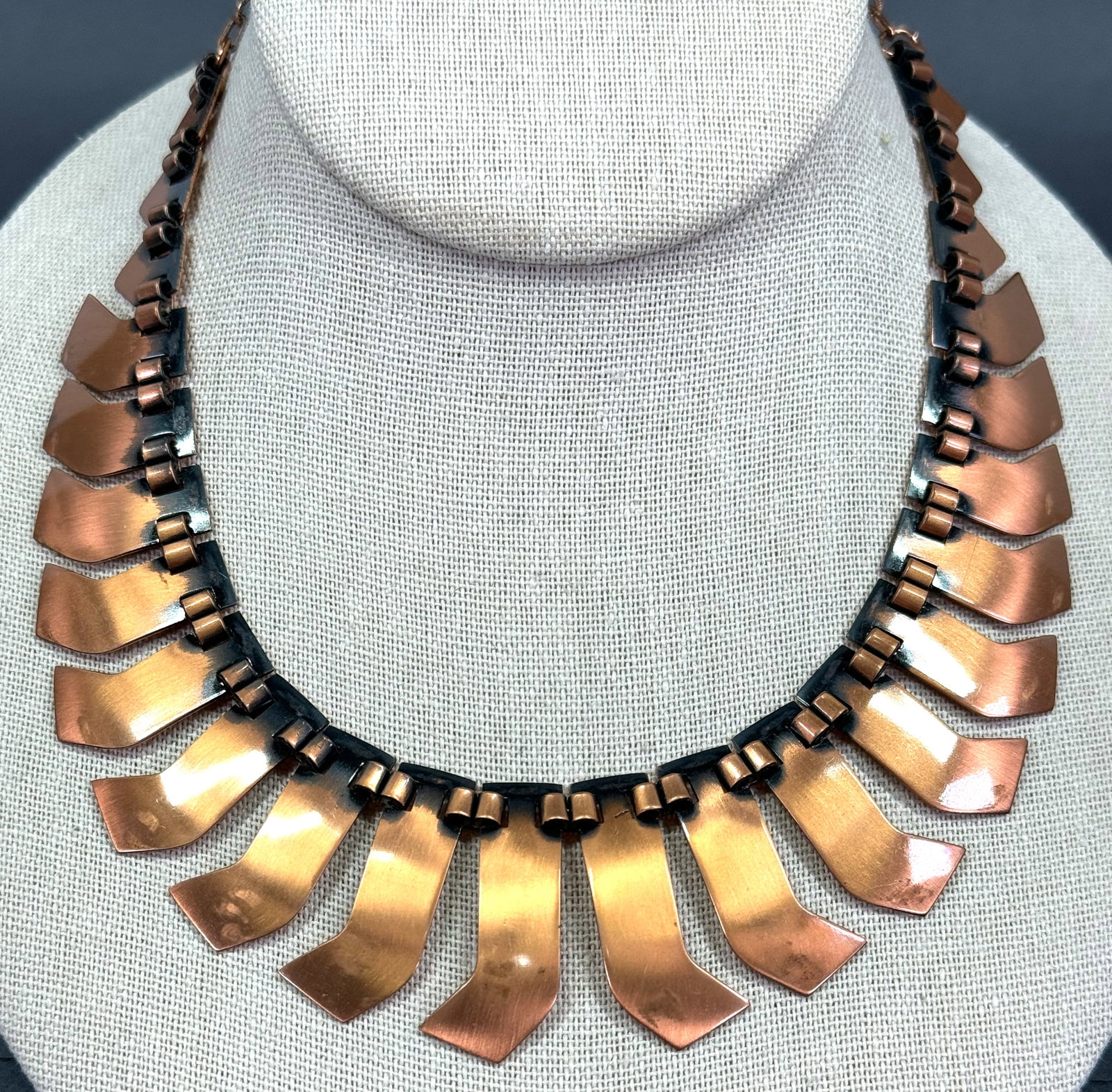 Vintage MCM Renoir Graduated Links Copper Collar Necklace.: Vintage MCM Renoir Graduated Links Copper Collar Necklace.Marked . For measures please refer to the pictures taken with a measuring tape. Weight: 46 Grams. This is a NO RESERVE AUCTION: there are no h