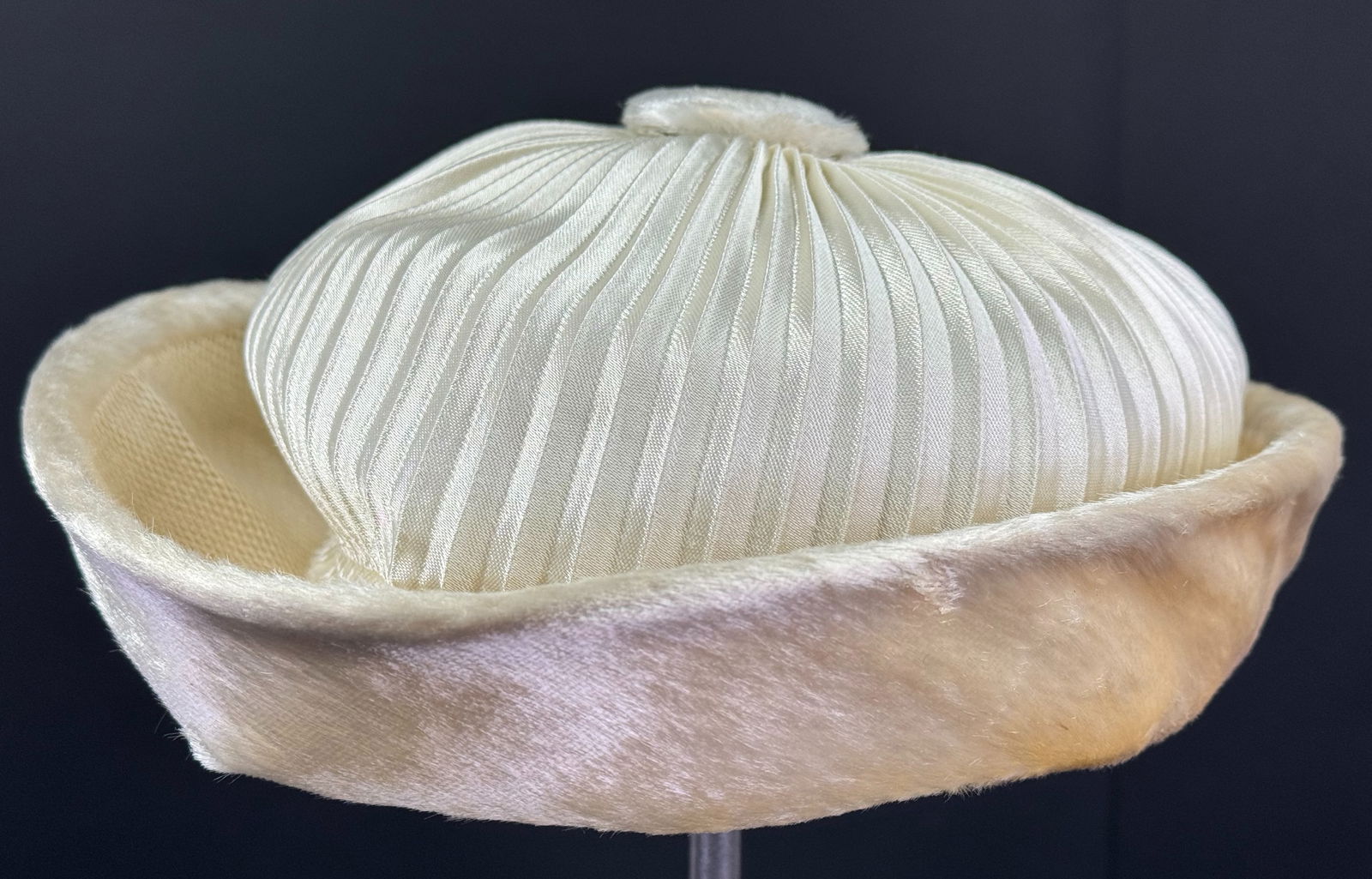 Vintage button on top pleated silk and beaver fur creamy hat (1 of 7)
