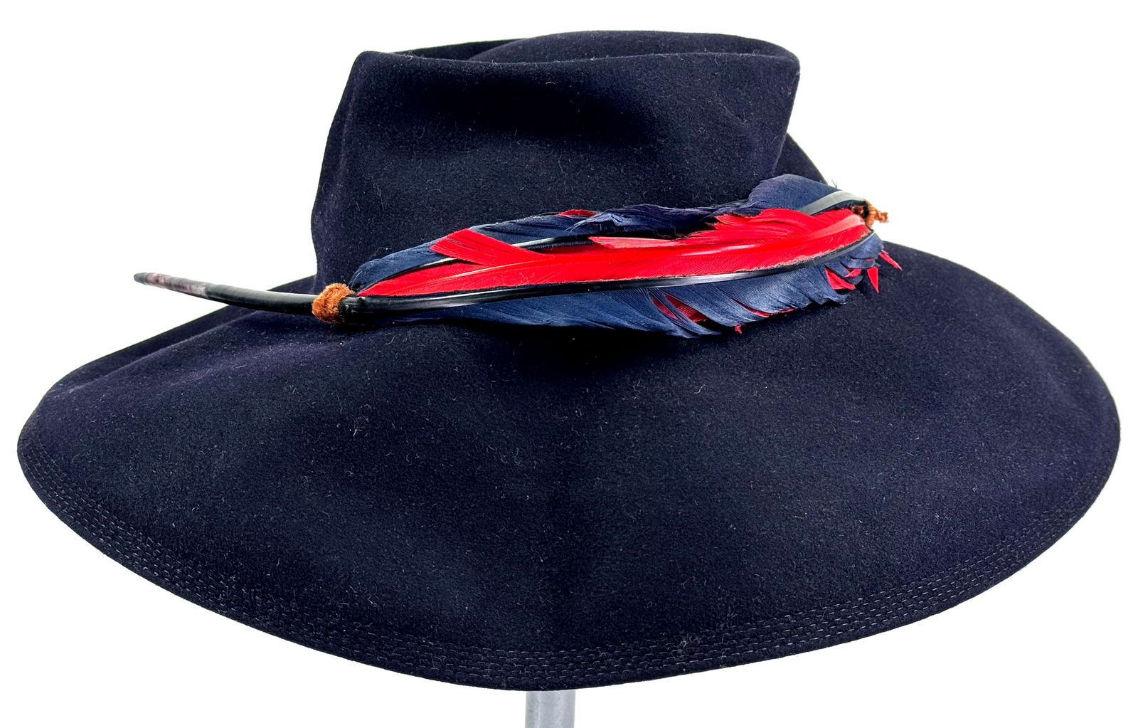 Vintage Winner Horse navy blue felt with feathers hat. (1 of 7)