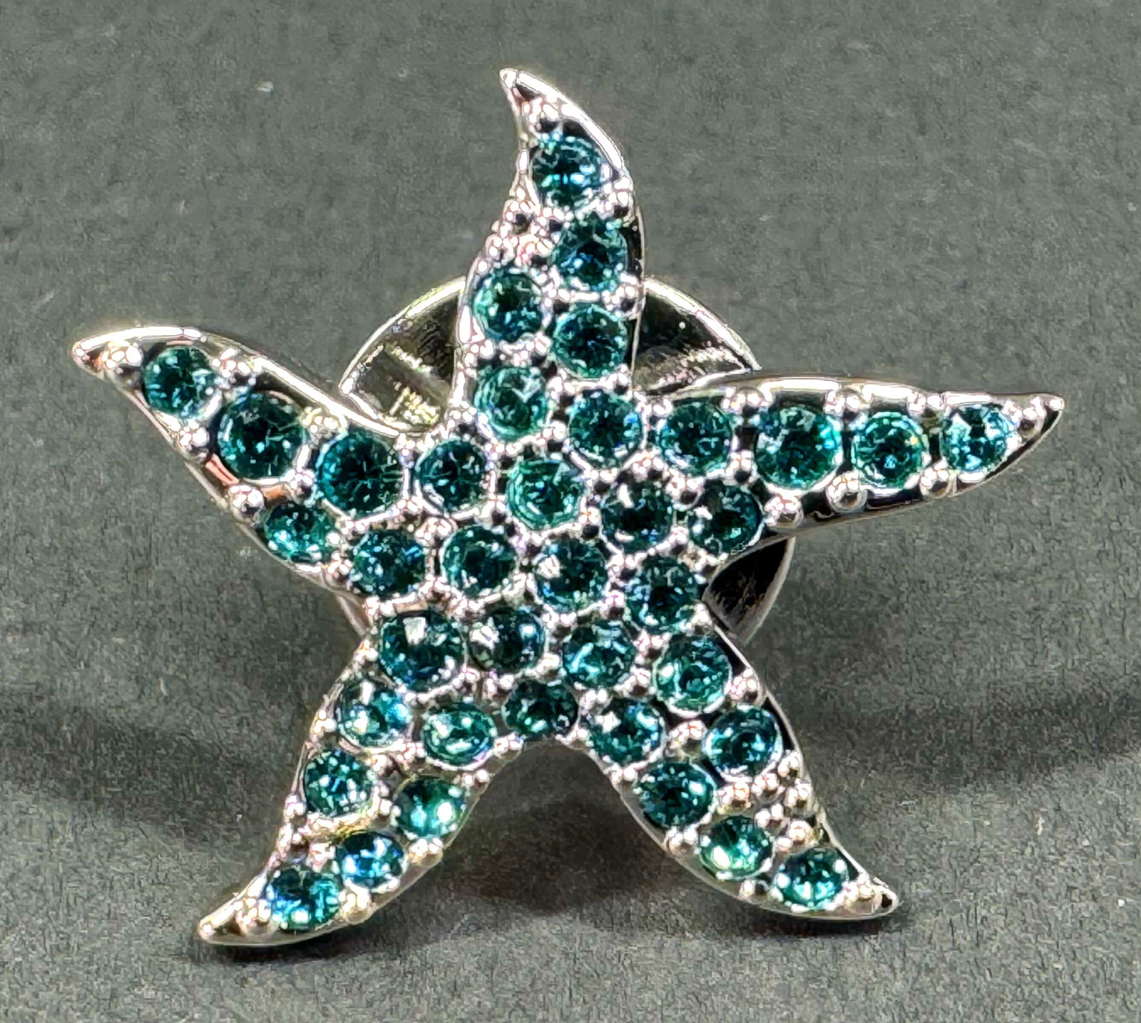 Swarovski starfish blue crystals silvertone metal starfish tack pin. (1 of 6)