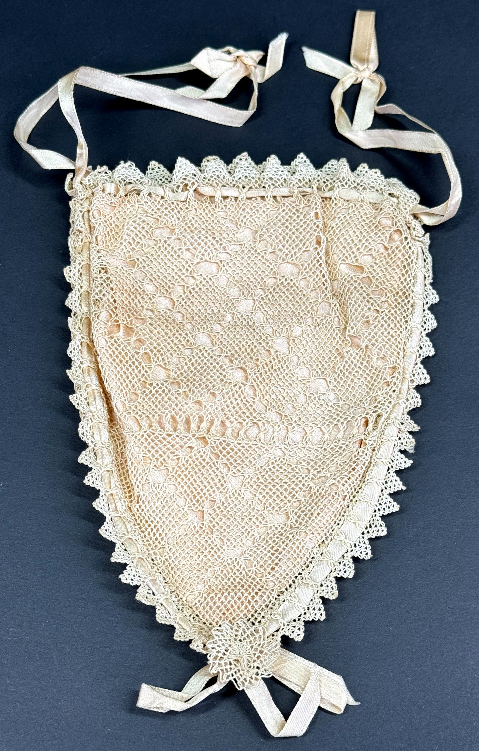 Antique lace with silky ribbons bride wedding heart shaped drawstring purse.: Antique lace with silky ribbons bride wedding heart shaped drawstring purse. Silk lining. For measures please refer to the pictures taken with a measuring tape. Weight: 12 Grams . This is a NO RESERVE
