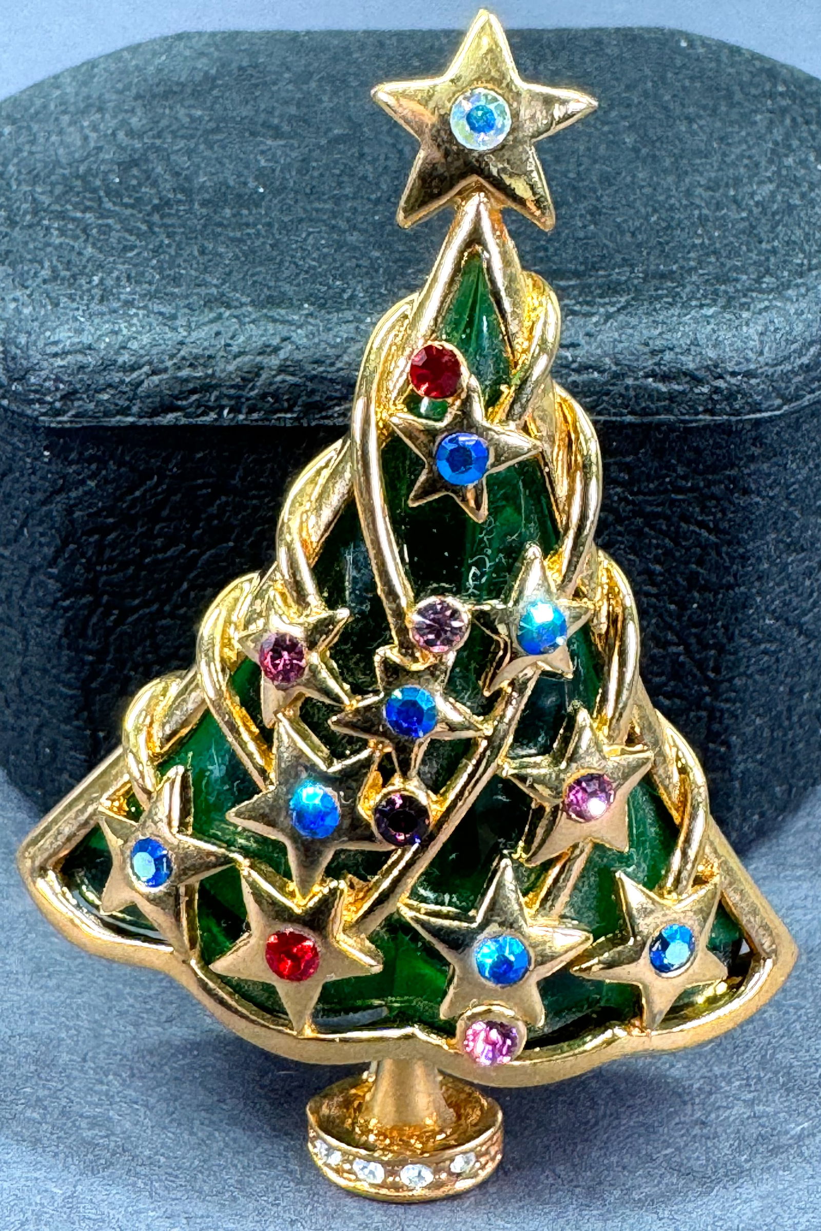 Vintage juicy green plastic inlaid crystals goldtone metal stars Christmas tree pin brooch. (1 of 6)