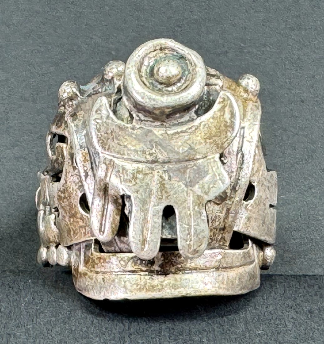 Vintage AAE Mexico Eagle 193 ethnic sterling silver poison ring. (1 of 10)