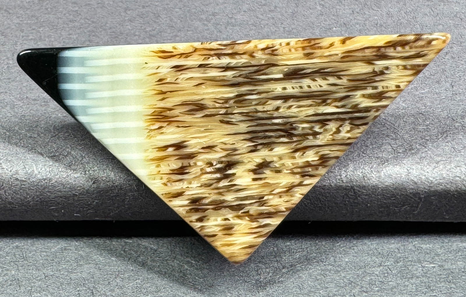 Vintage Lea Stein plastic small pin brooch. (1 of 5)