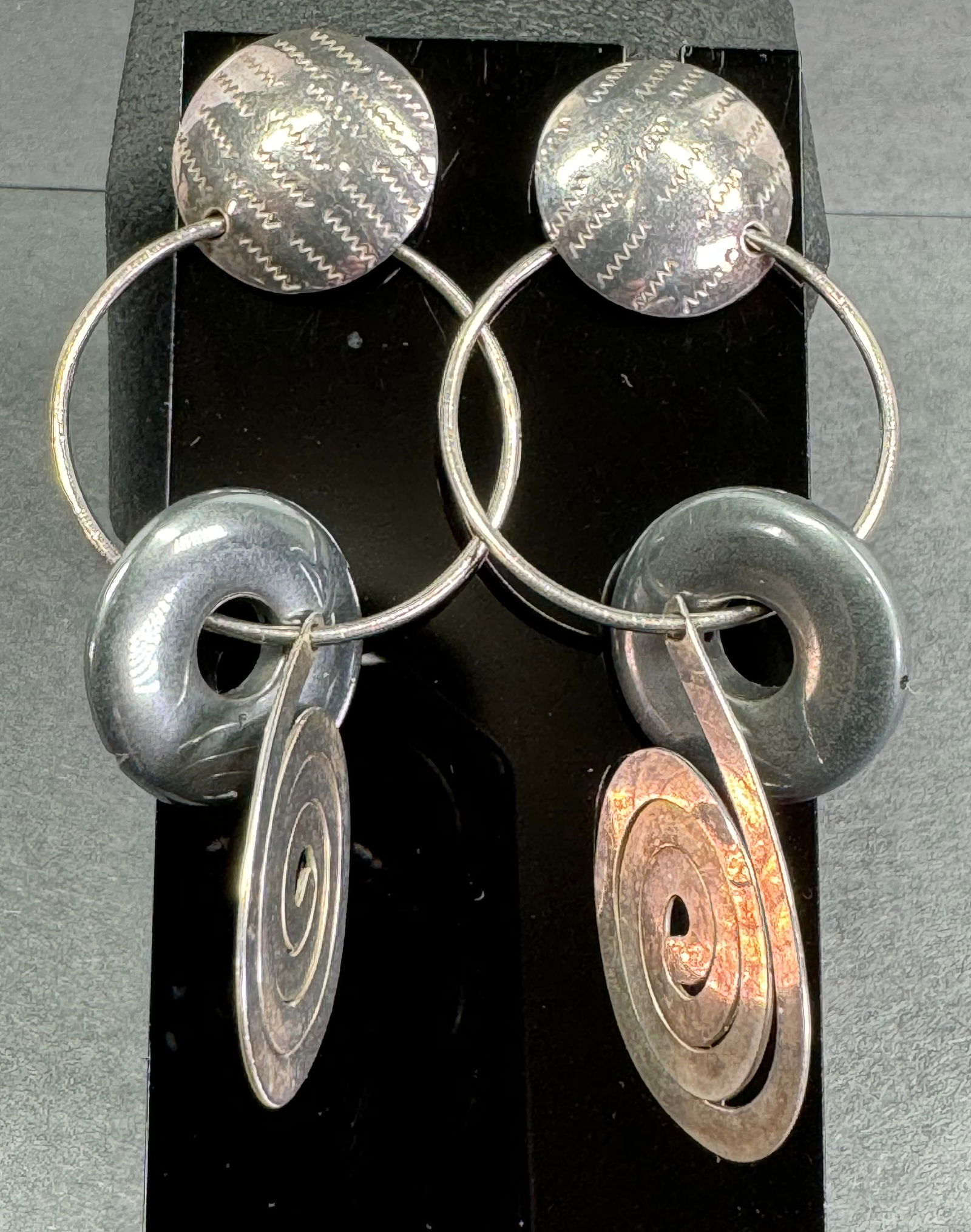 Sucherman space age style sterling silver and hematite stud earrings. (1 of 10)
