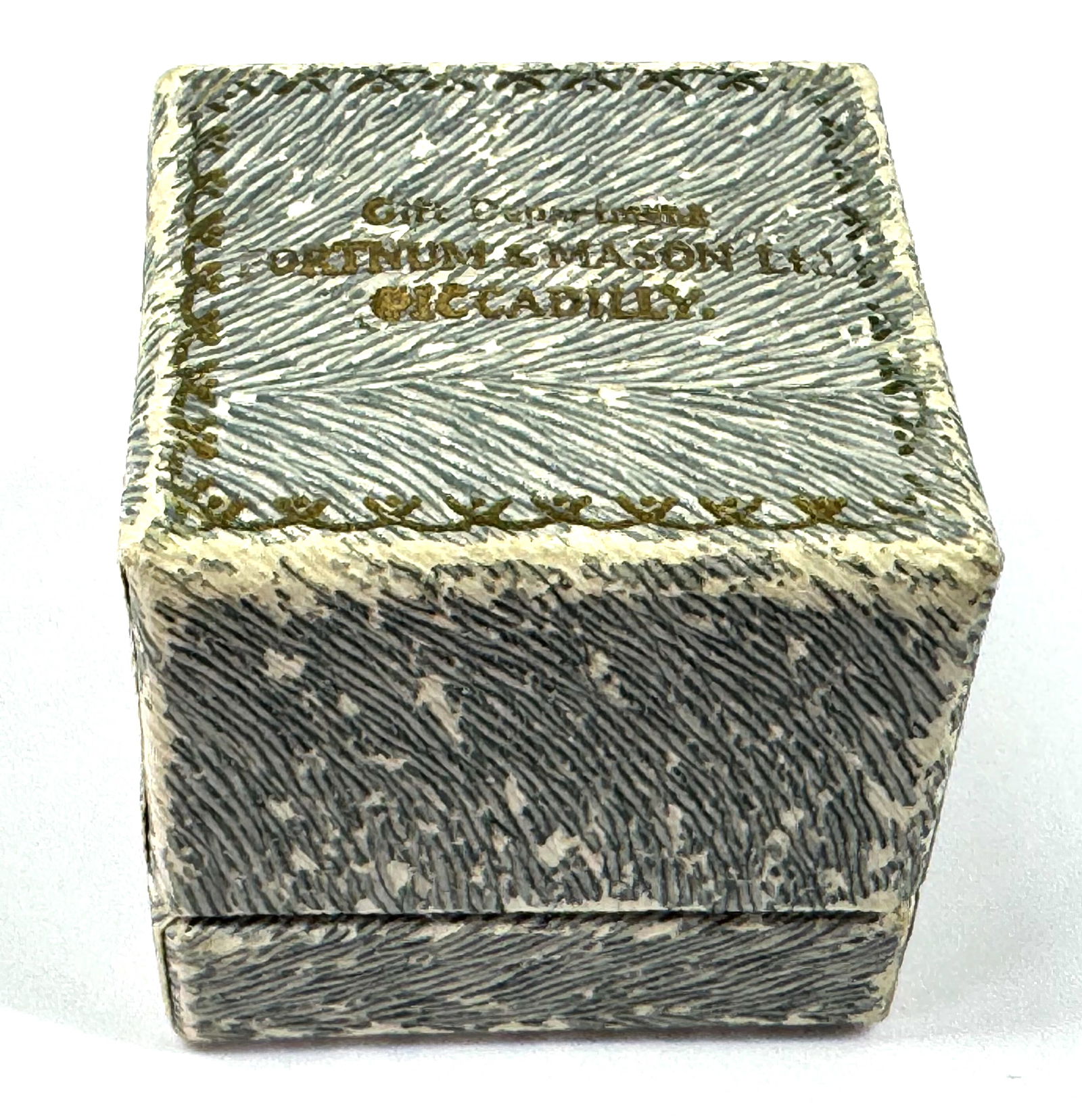 Vintage Fortnum & Mason Piccadilly London ring  jewelry box (1 of 10)