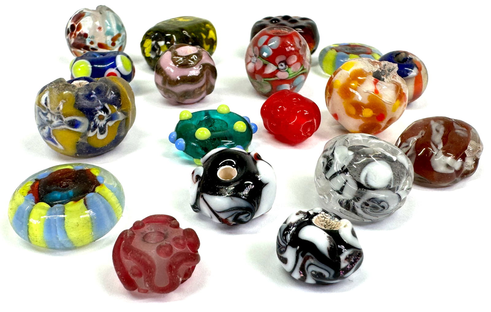 Handmade lampwork art glass assorted loose beads. Lot of 18. (1 of 4)